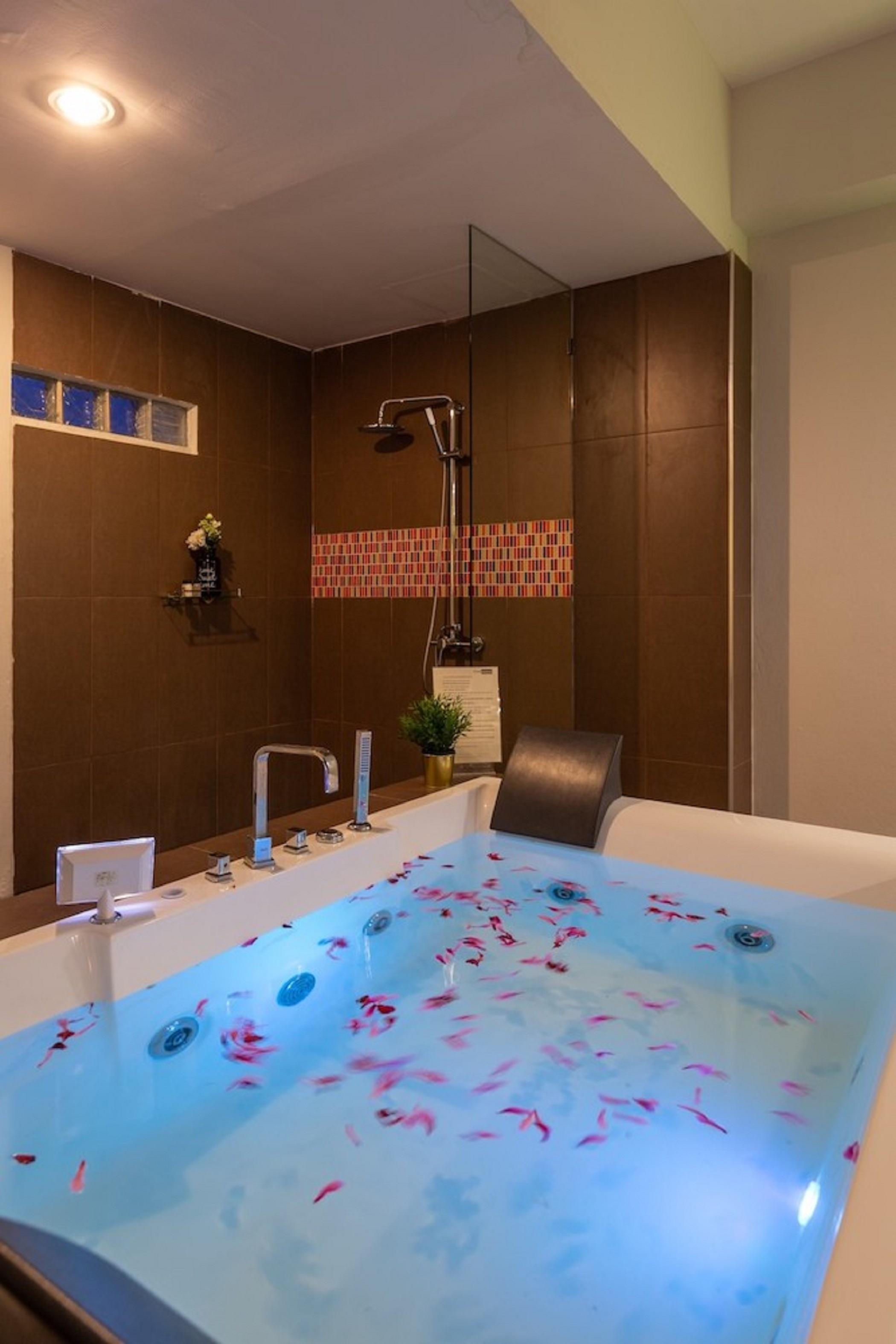 Baan Oliver Srinakarin Bangkok Kültér fotó