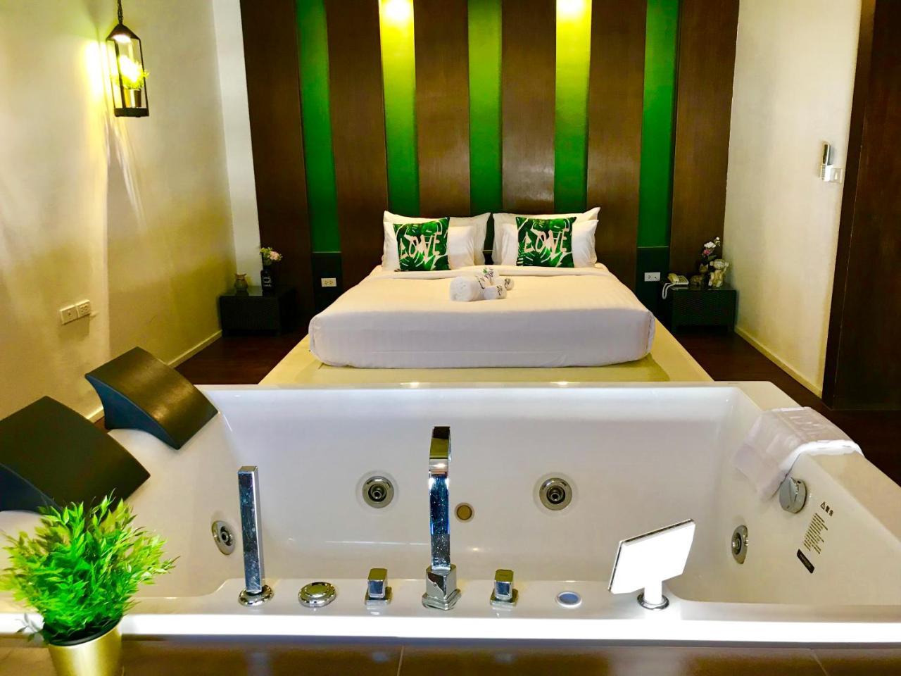 Baan Oliver Srinakarin Bangkok Kültér fotó