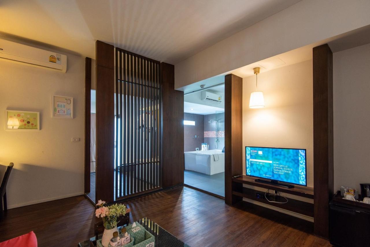 Baan Oliver Srinakarin Bangkok Kültér fotó